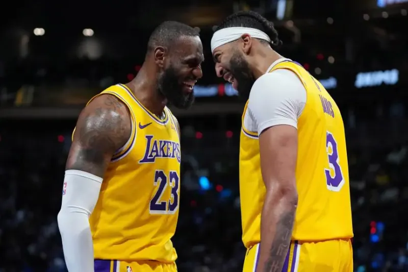 最终需要詹姆斯批准湖人队的主教练聘任 这是NBA的惯例